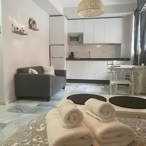 Quattro Triana En Salado Siviglia